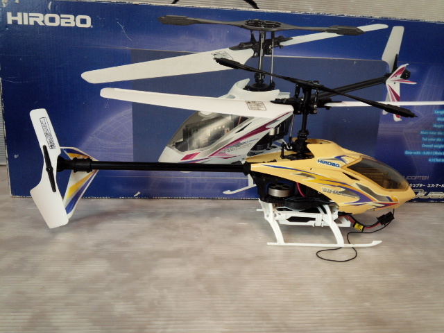 HIROBO S.R.B. Quark フタバ スカイスポーツ ４ 送信機 付き・未使用 メインローター１セット付_画像5
