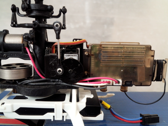 HIROBO S.R.B. Quark フタバ スカイスポーツ ４ 送信機 付き・未使用 メインローター１セット付_画像9