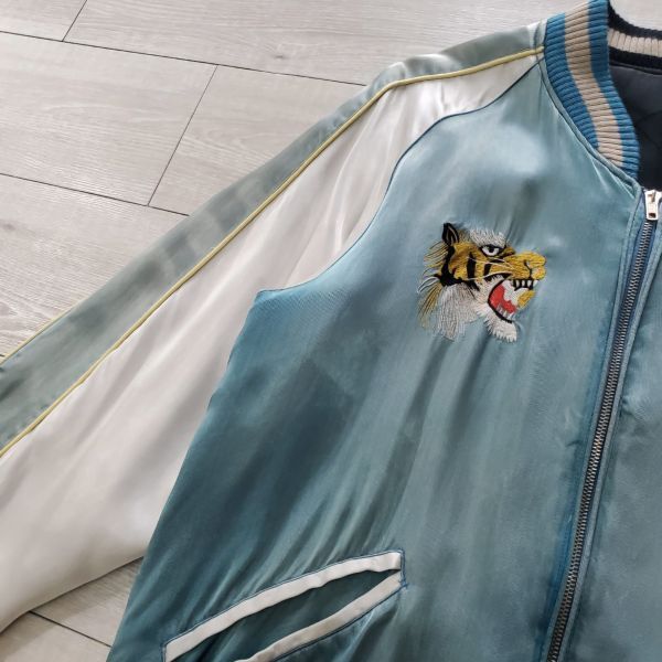 1990s vintage 抜群のフェード感 レーヨン サテン 虎×キルティング リバーシブル スカジャン M相当 1950-60s復刻品 刺繍 スーベニア 古着_画像3