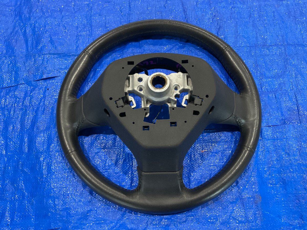 スバル インプレッサ GRF 純正 ハンドル ステアリング レザー革（A5-201 121672）_画像2