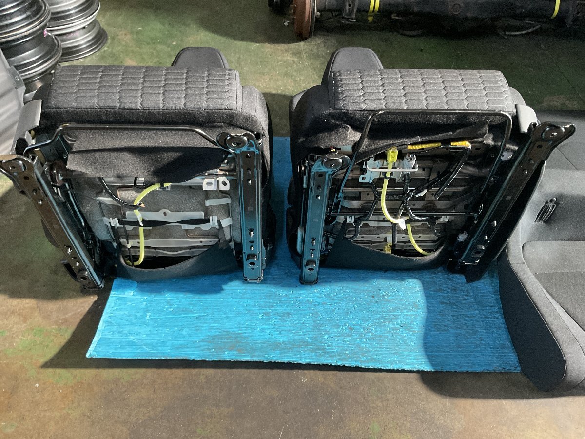 ① トヨタ GR86 3BA-ZN8 2022年4月 Fシート リアシート トリム№M20 3梱包 (F6-601 136265 ）_画像5