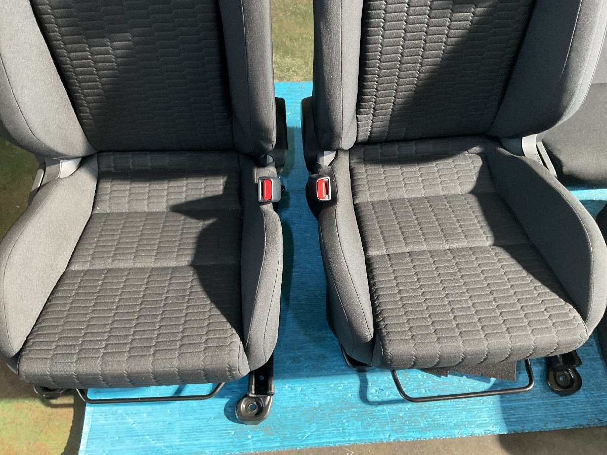 ① トヨタ GR86 3BA-ZN8 2022年4月 Fシート リアシート トリム№M20 3梱包 (F6-601 136265 ）_画像3