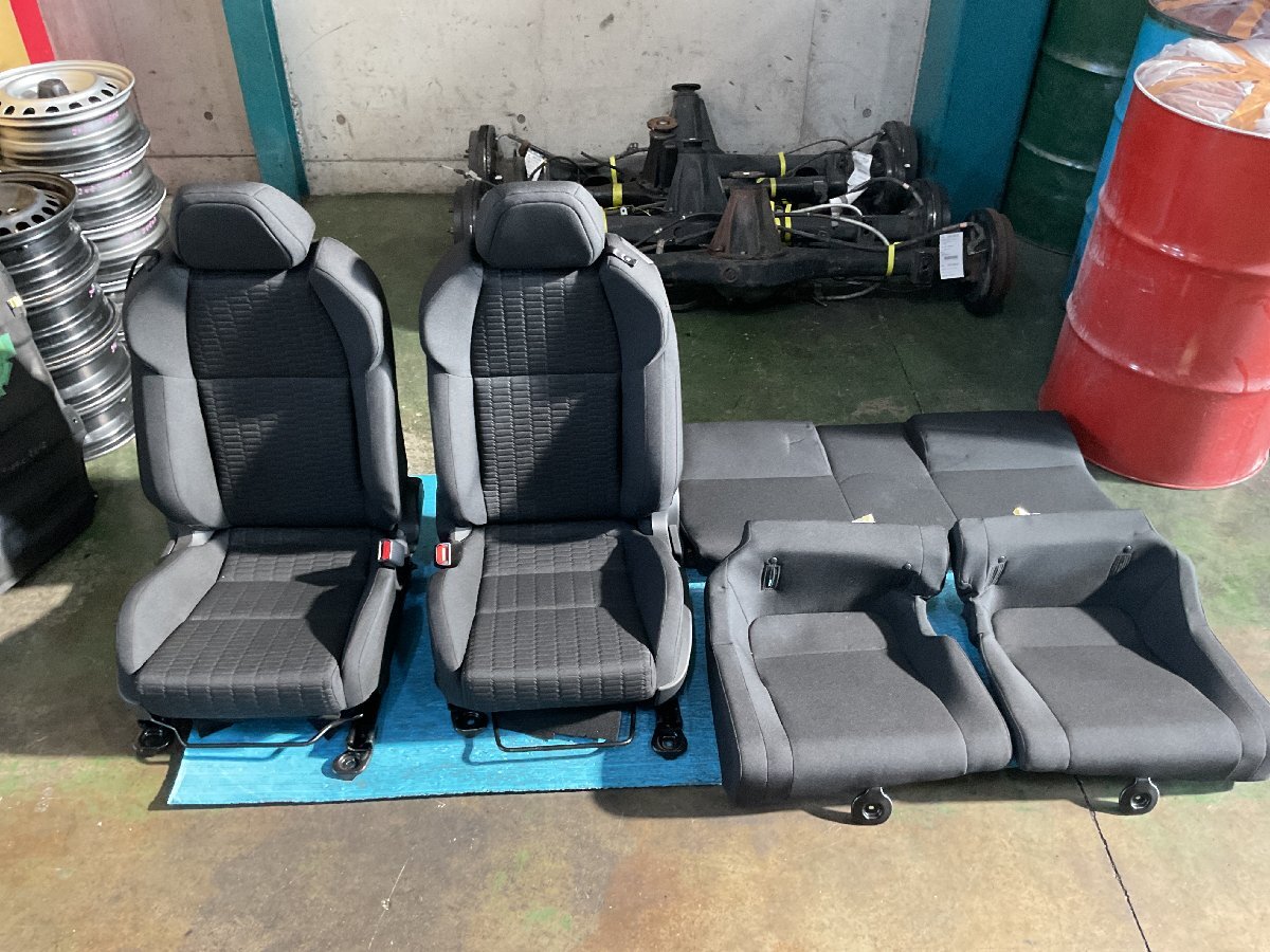 ① トヨタ GR86 3BA-ZN8 2022年4月 Fシート リアシート トリム№M20 3梱包 (F6-601 136265 ）_画像1