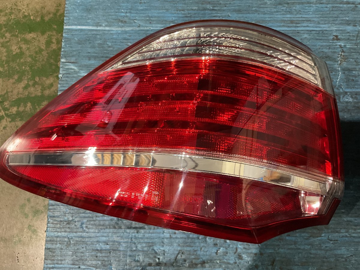 トヨタ クラウン ロイヤル 2011年11月 DBA-GRS200 テールランプ フィニッシャー 左右 (A5-201 135654)_画像5