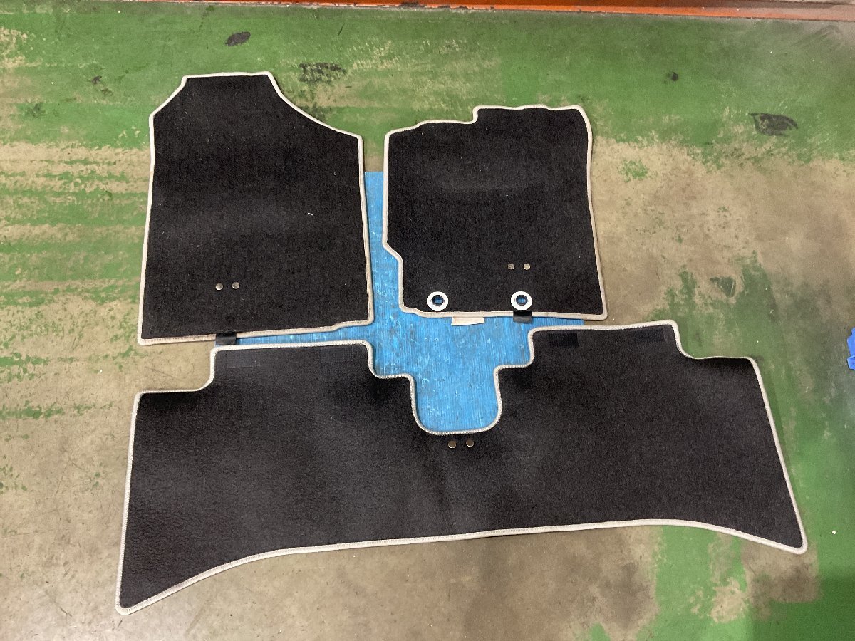 トヨタ アクア G‘s NHP10 トヨタ純正 フロアマット 3枚（A7-201 129085）_画像7