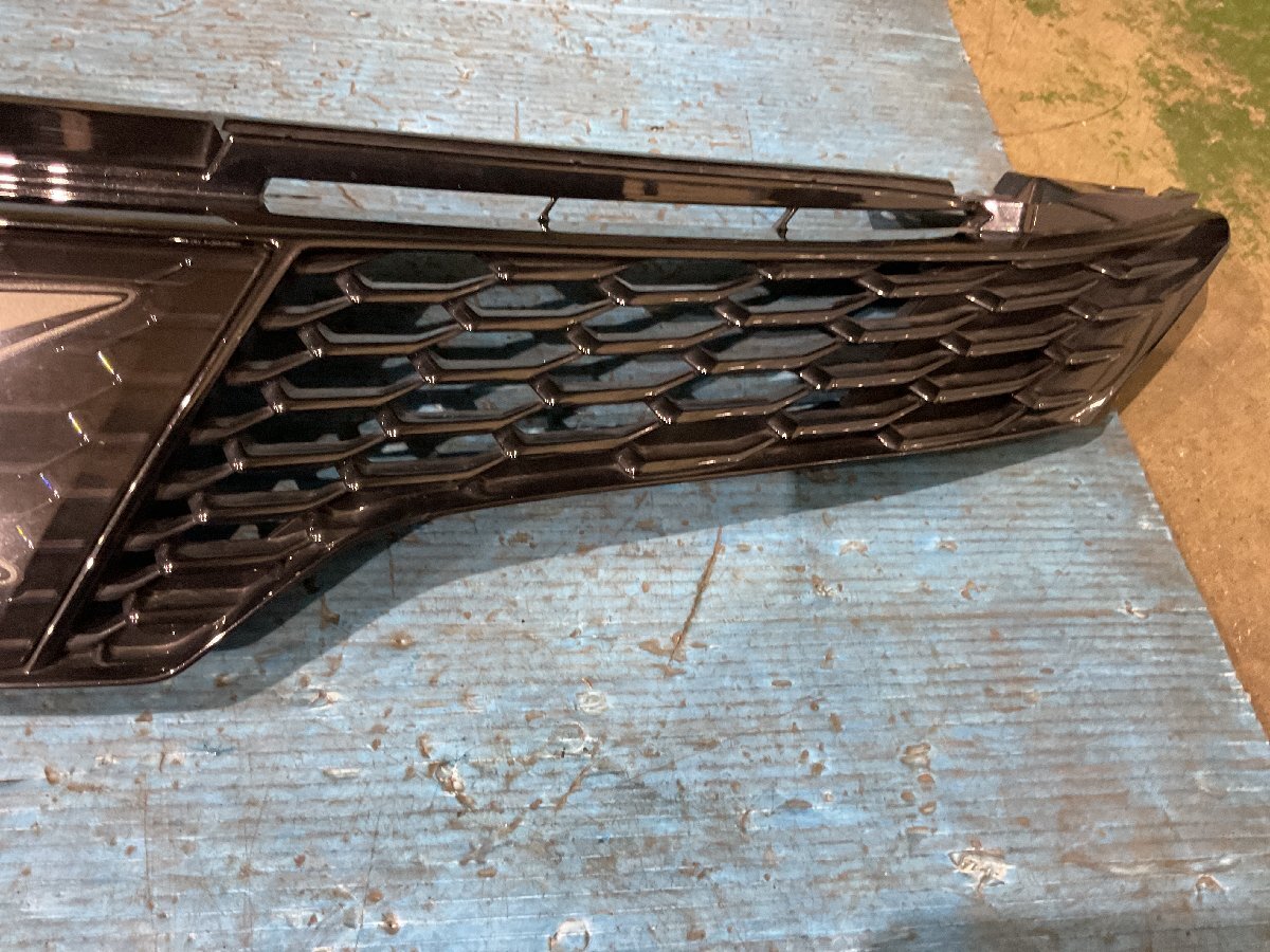 トヨタ マークX GRX130 後期？ 2010年4月 ラジエータグリル 取付部1箇所折れ有　(A8-201 135864 ）_画像4