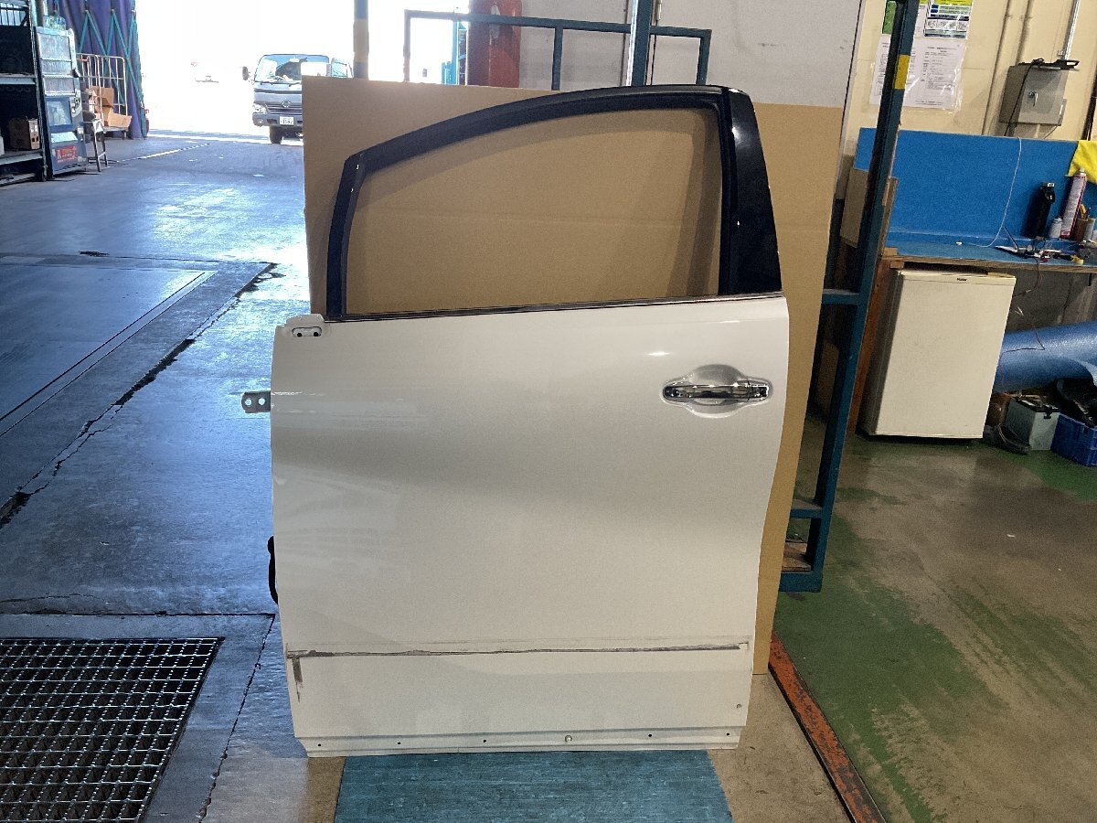 ① トヨタ ヴェルファイア 30系 2014年9月～ 前期 カラー№070 純正 左フロントドア 車内火災車両から外し（C8-203 131211 ）_画像1