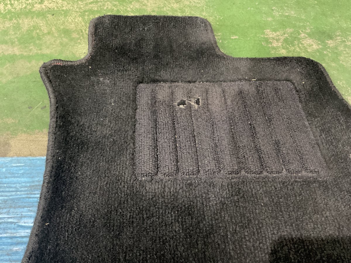 ④ スバル純正 STi レヴォーグ VM4 フロアマット 5枚セット（A5-201 134904）_画像3