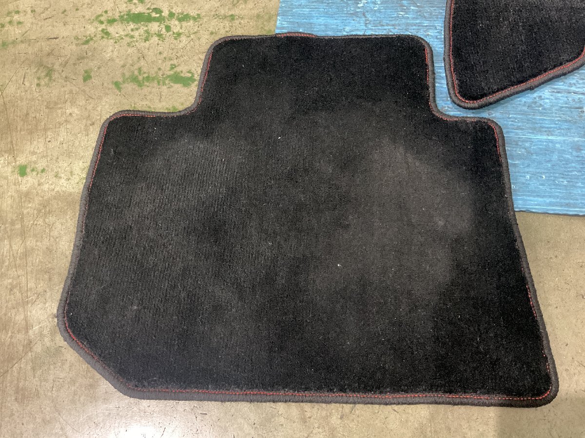 ④ スバル純正 STi レヴォーグ VM4 フロアマット 5枚セット（A5-201 134904）_画像7