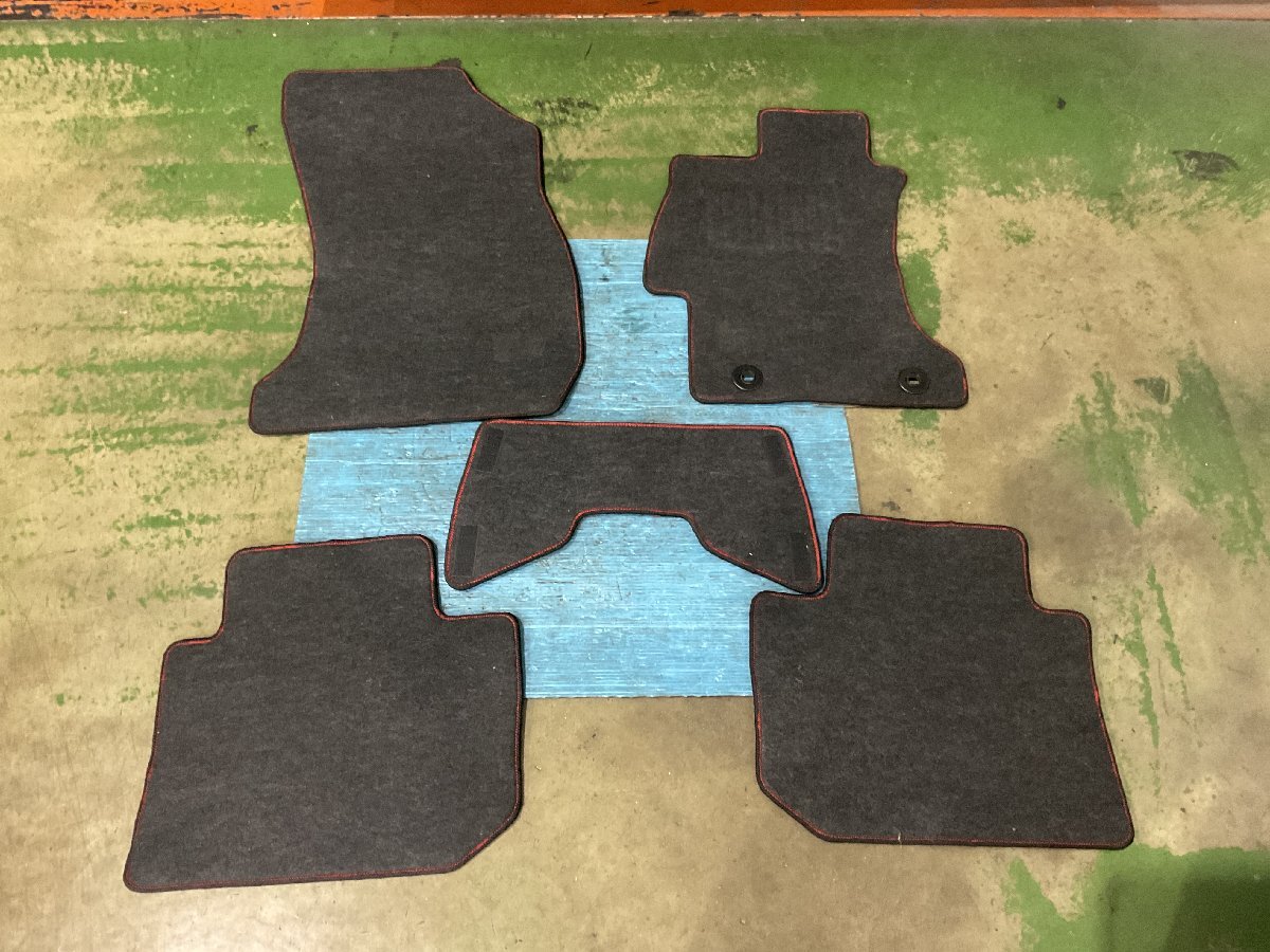④ スバル純正 STi レヴォーグ VM4 フロアマット 5枚セット（A5-201 134904）_画像9