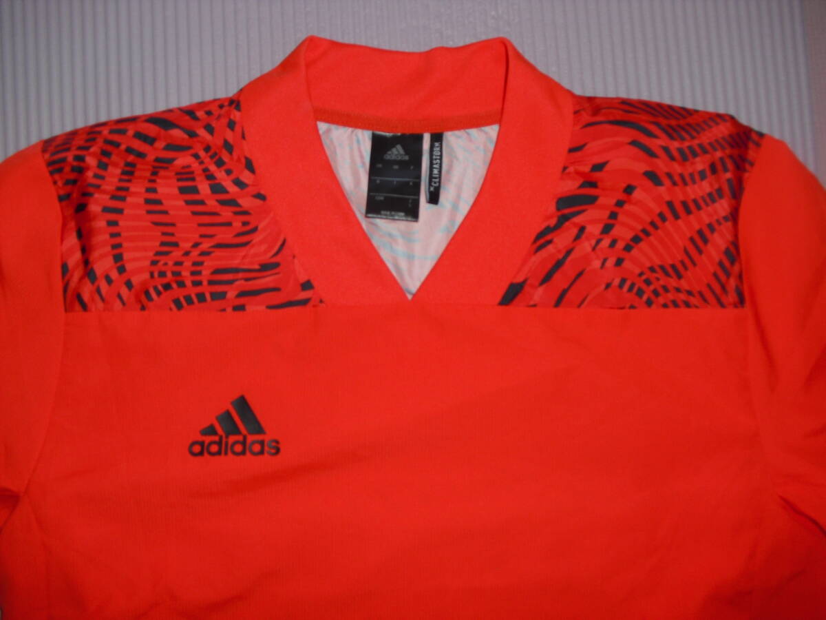 表記L アディダスの薄手ウインドブレイクプルオーバー!小雨時にも!!_画像2