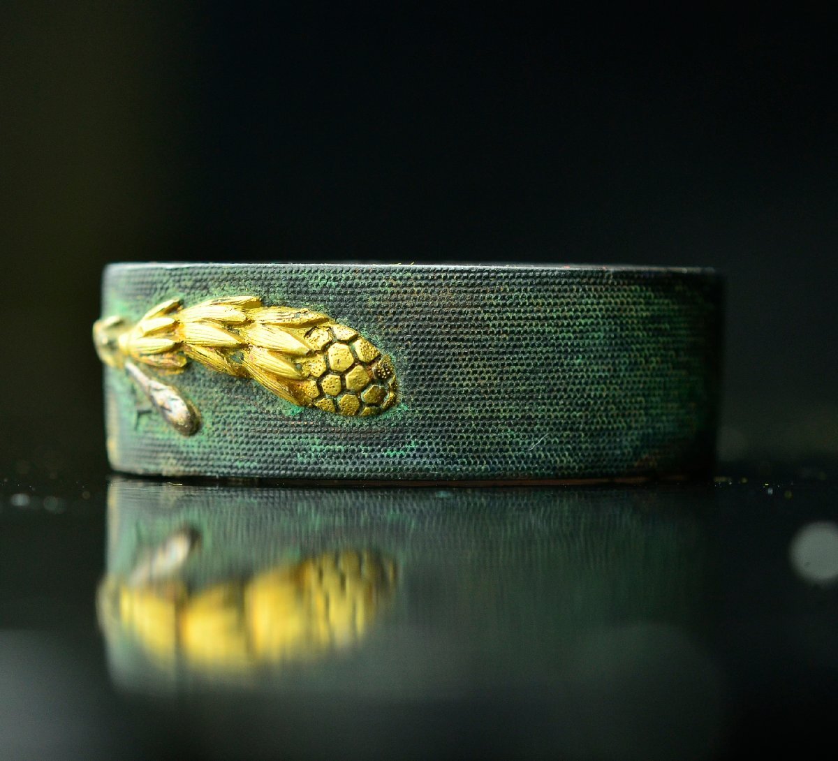 [ меч принадлежности ] Edo период Zaimei золотой . красный медь рыба . земля высота гравировка .. осень . документ . голова (. только )