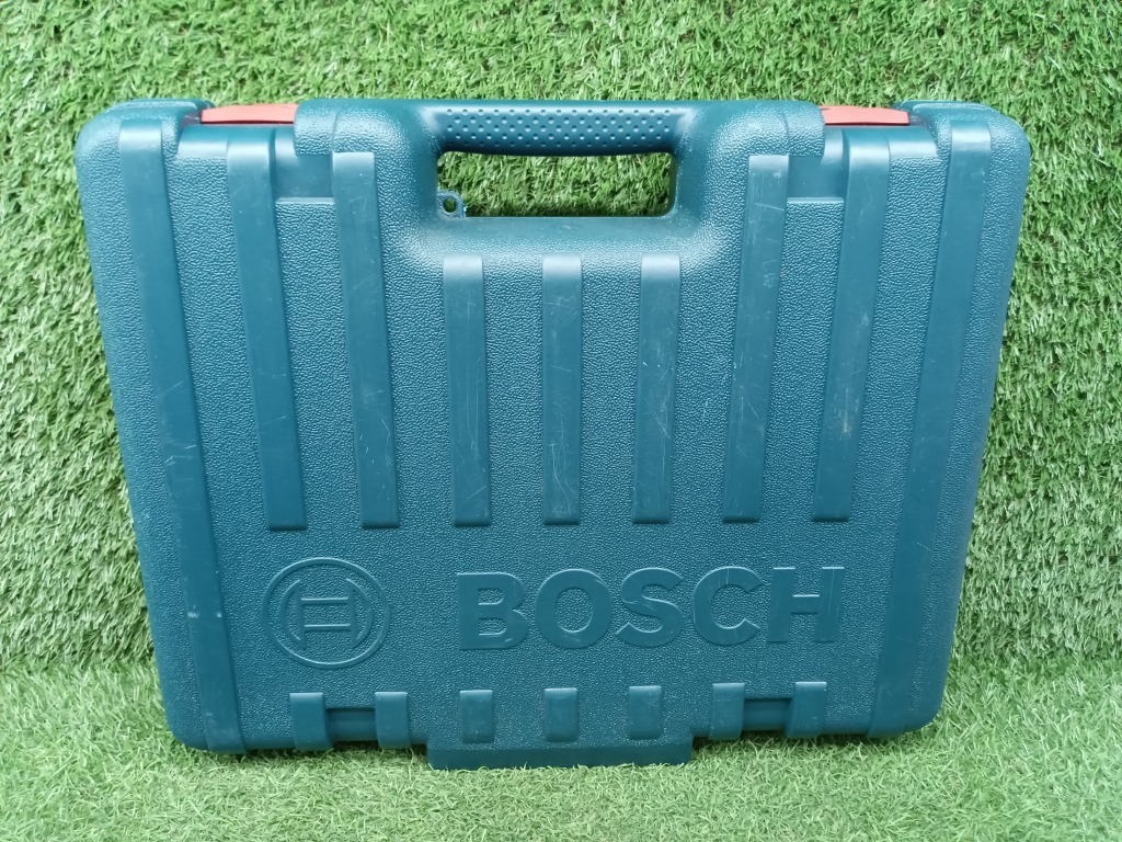 中古品 BOSCH ボッシュ 18V コードレスセーバーソー GSA18V-LI 2.6Ahバッテリー2個 + 3.0Ahバッテリー1個 + 充電器_画像10