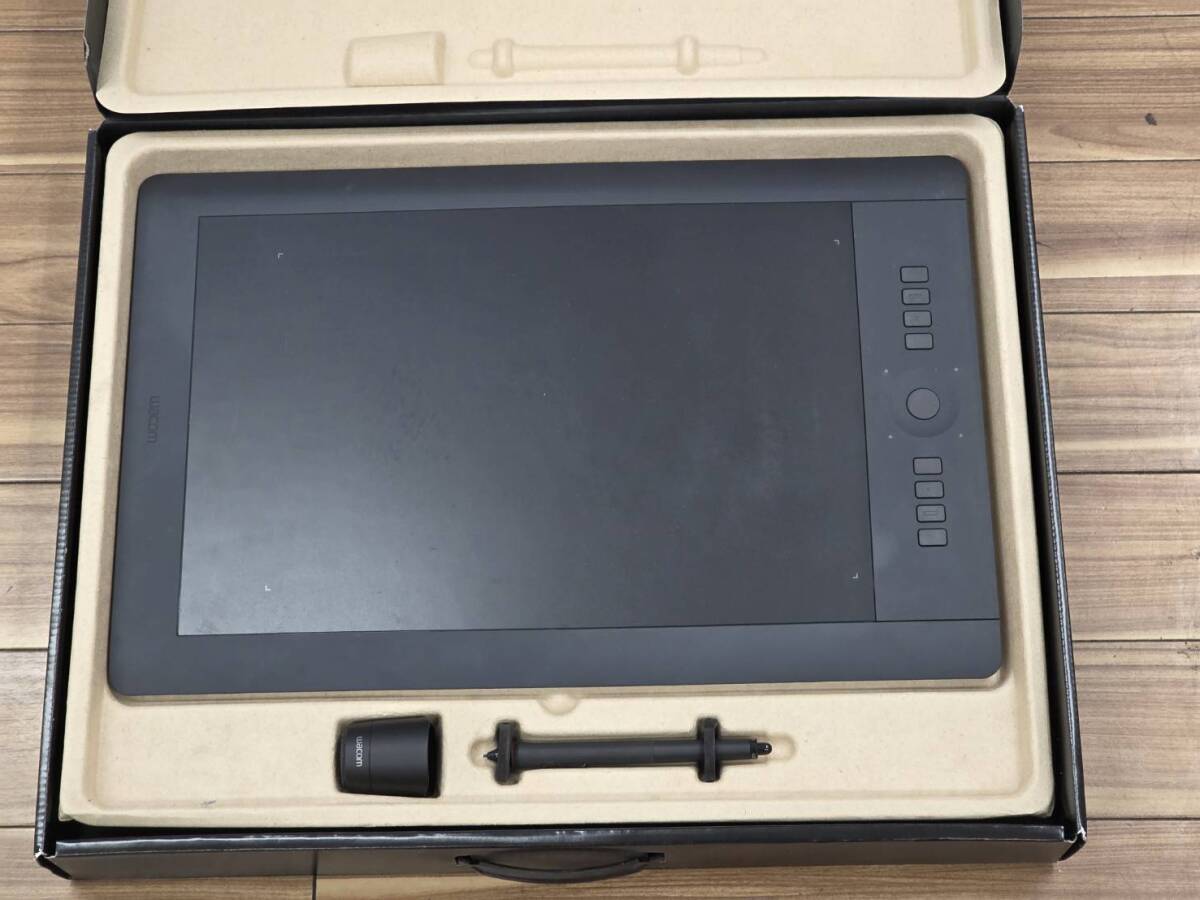 AKI M Wacom ワコム Intuos pro large PTH-851 板タブ　通電のみ_画像2