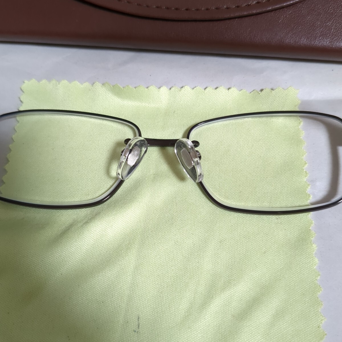 新品同様　ビジョンメガネ　眼鏡 　フレーム　＋2.5老眼鏡入り_画像4