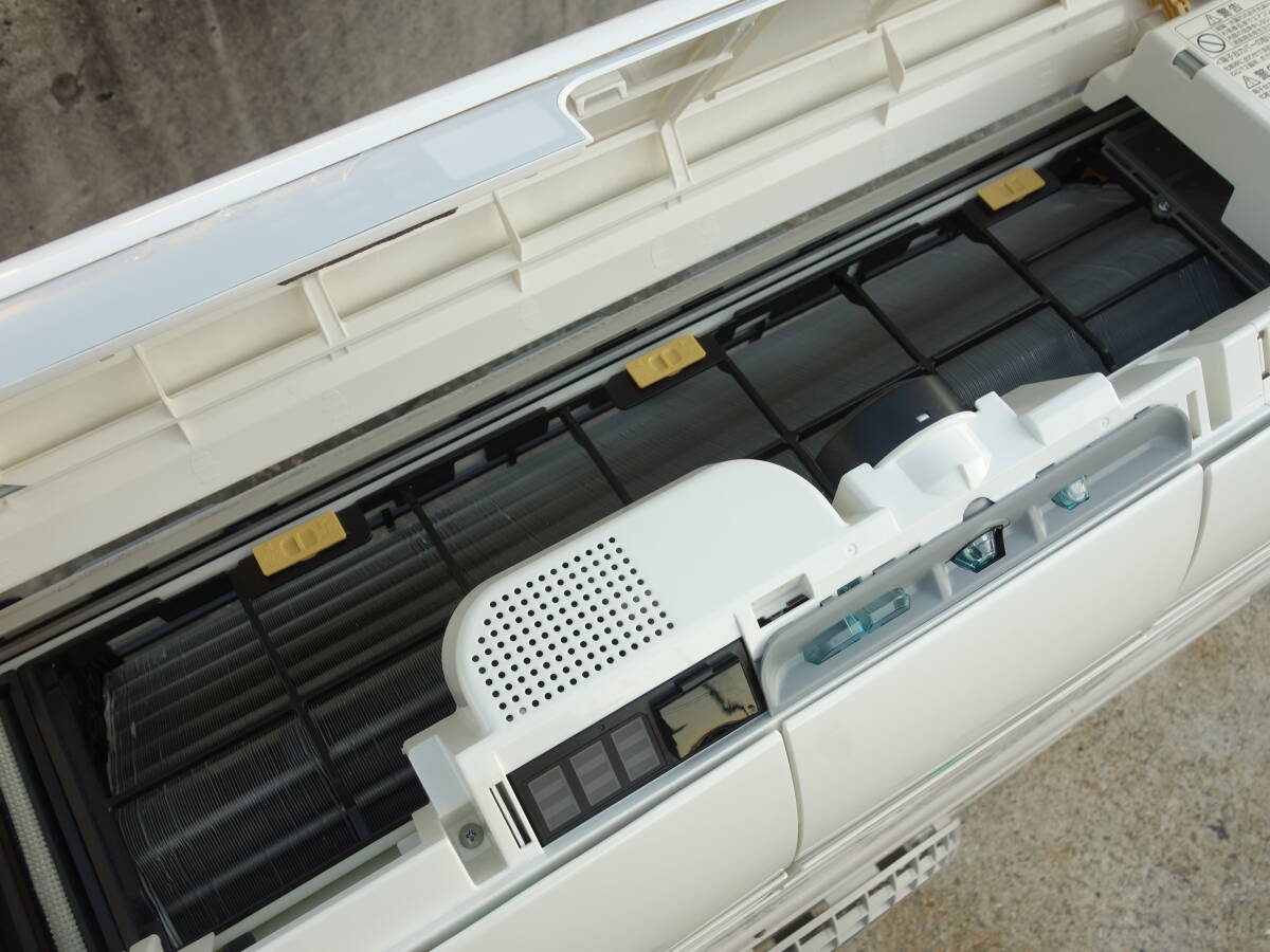 【中古】K▼日立 ルームエアコン 2018年 2.5kw ~10畳 白くまくん 凍結洗浄 くらしカメラAI搭載 自動掃除 RAS-XJ25H (33856)_画像5