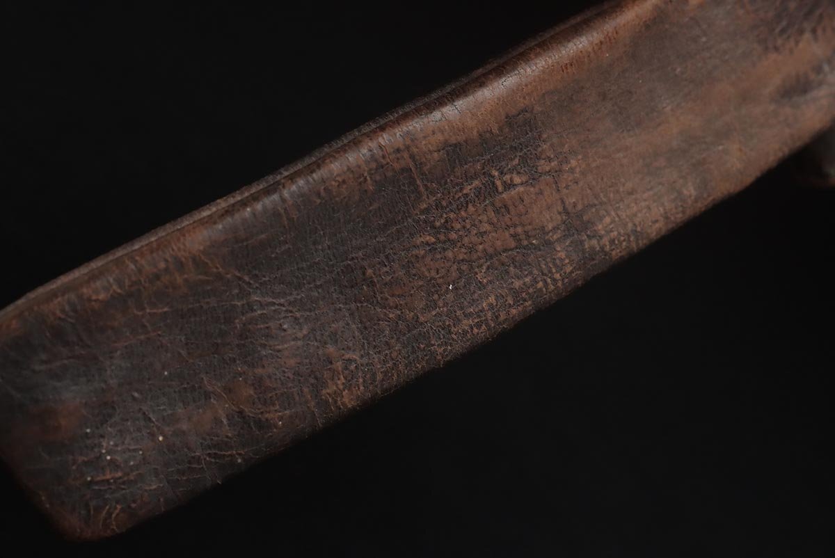 FD574 времена . предмет медь металлы серебряный ... невеста входить map передний металлические принадлежности кожаный дым . уплата .. есть /. дракон .. голова netsuke *. входить * поясница разница . сигареты входить курение . старый изобразительное искусство 