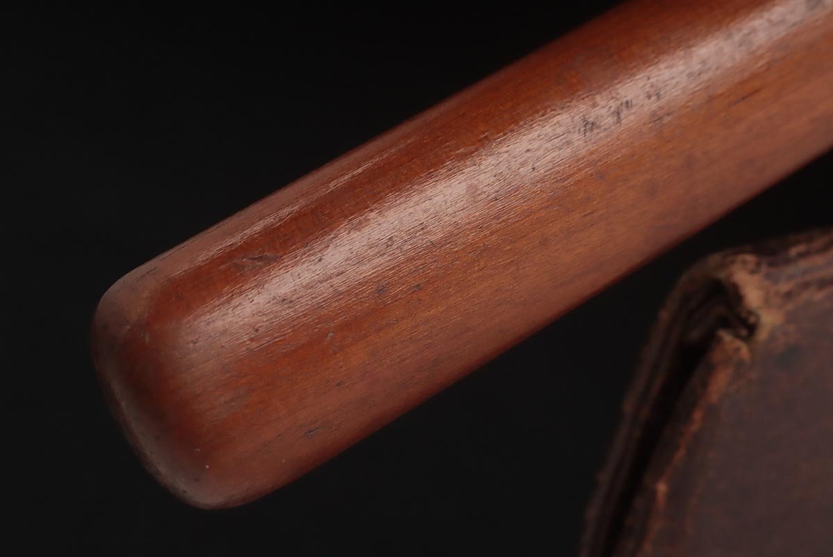 FD582 времена . предмет медь металлы цветная роспись . бабочка map передний металлические принадлежности кожаный дым . входить *. входить * поясница разница . сигареты входить курение ... предмет старый изобразительное искусство 