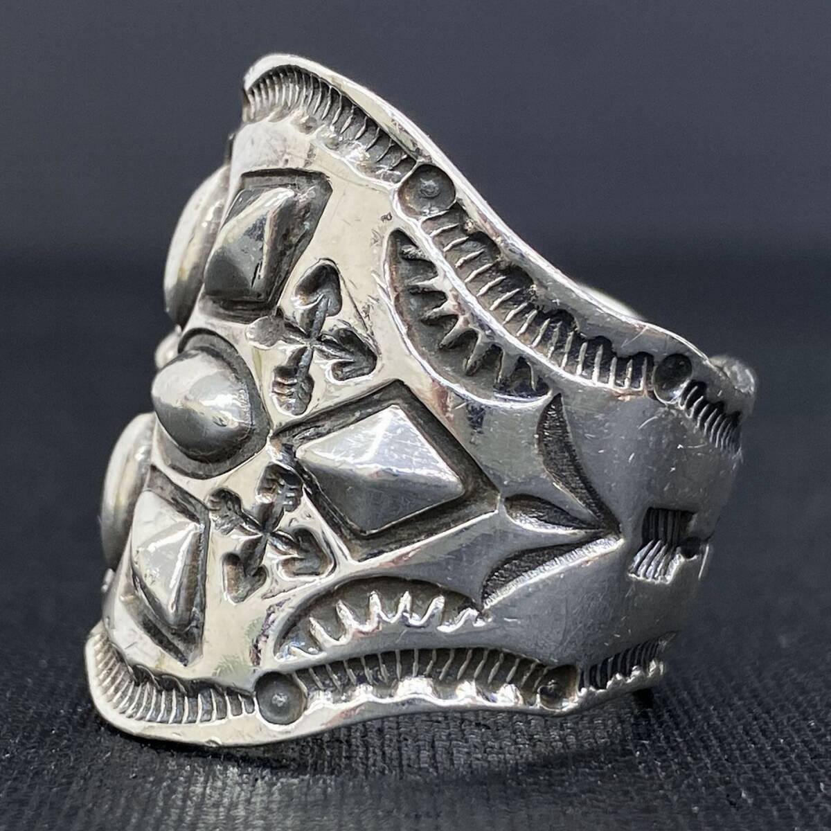 NAVAJO ナバホ Sunshine Reeves サンシャインリーブス シルバー925 ネイティブ アロー スタンプワーク デザイン リング 指輪 バングル 24号_画像4