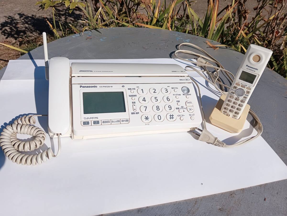 パナソニックのパ―ソナルFAX白　KＸ-PW320ＤW子機はおまけです。_画像1