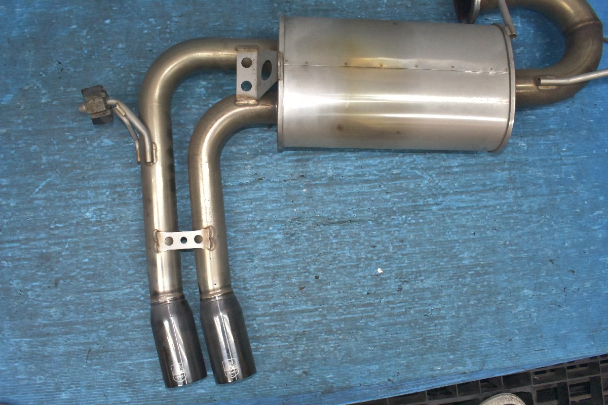 ▲代引き不可 VW ゴルフ トゥーラン H20.9 1TBLG 柿本改 アインザッツ リア マフラー　*55_画像2