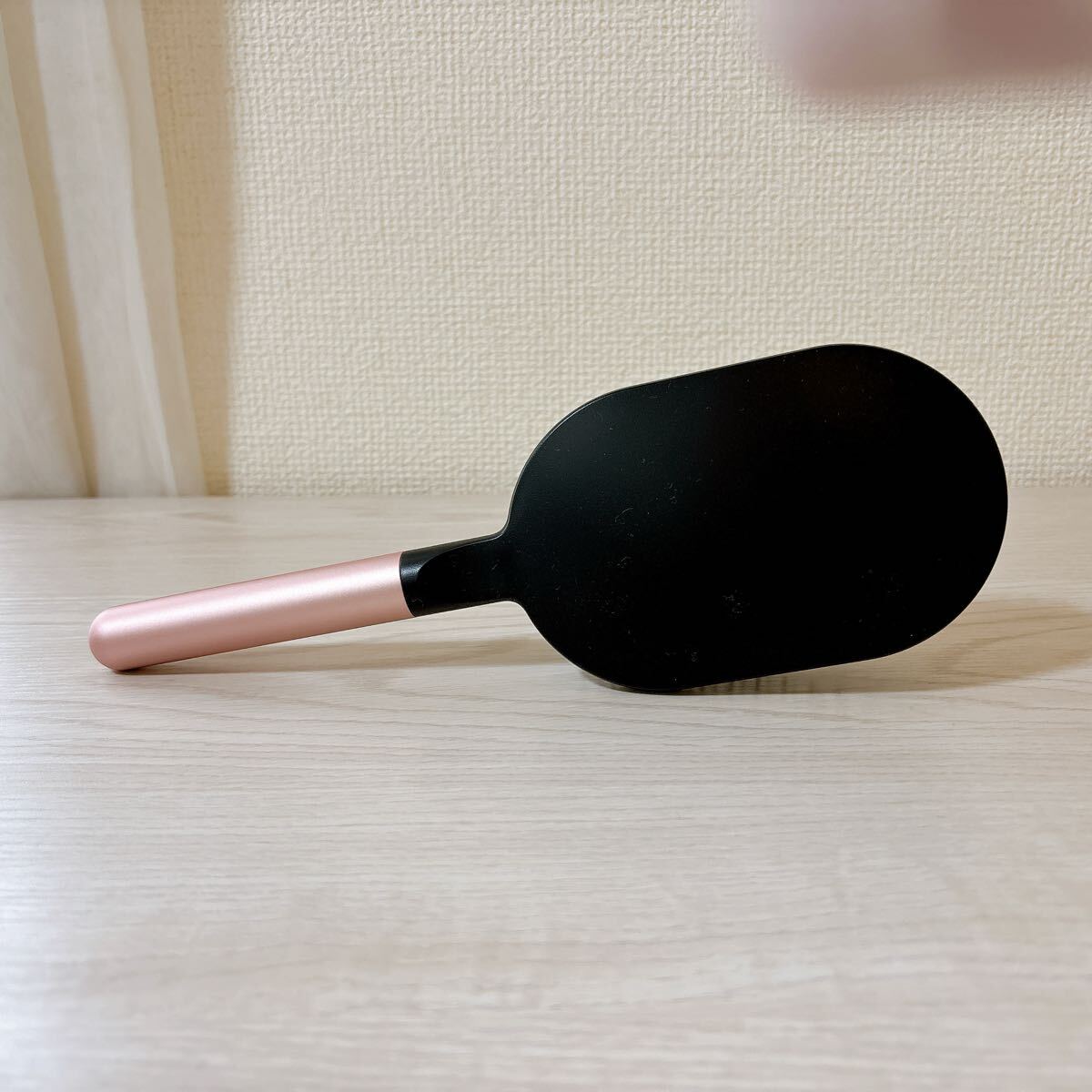 非売品　新品　Dyson ダイソン パドルブラシ ヘアブラシ ピンク　 スカルプ 頭皮ケア マッサージブラシ _画像6