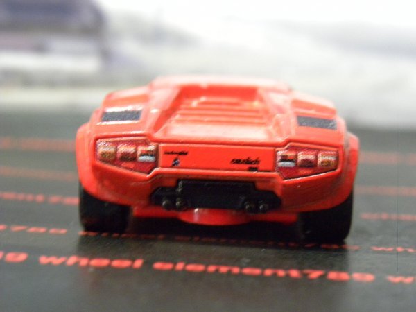 即決☆☆ルース ランボルギーニ カウンタック LP5000 QV　LAMBORGHINI COUNTACH LP QV　 プレミアムモデル メタルシャーシリアルライダー_画像3