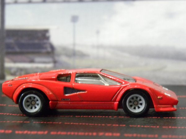 即決☆☆ルース ランボルギーニ カウンタック LP5000 QV　LAMBORGHINI COUNTACH LP QV　 プレミアムモデル メタルシャーシリアルライダー_画像8