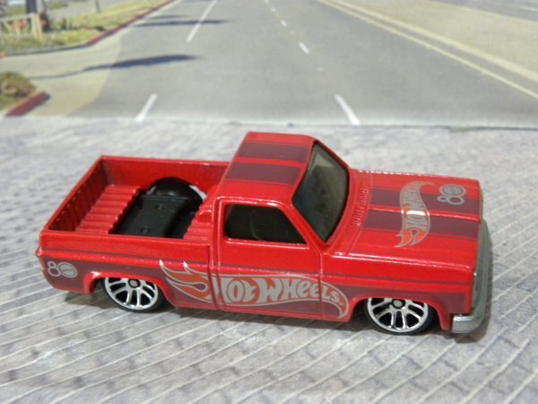 即決☆☆'83 Chevy Silverado シェビー シルバラード ホットウィール ルース マテル 80周年限定モデル メタルシャーシ_画像7