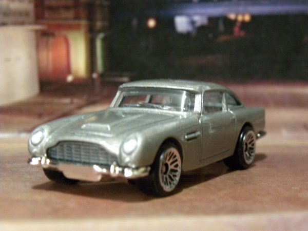 即決☆☆ルース　アストン　マーチン DB5 ASTON MARTIN 　ワイルドスピード 007 ホットウィール Hot Wheels_画像1