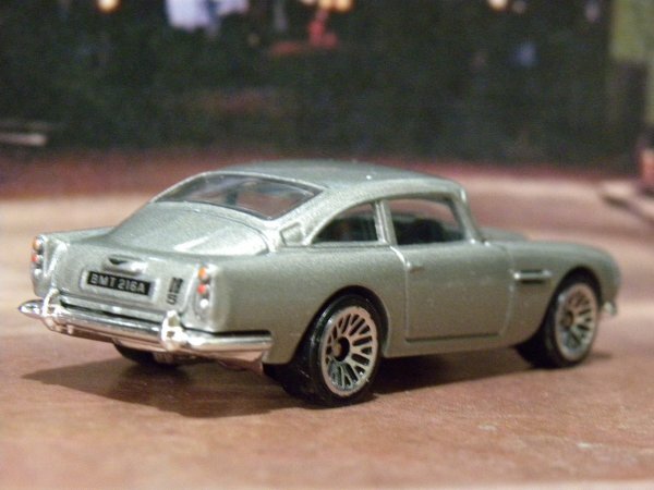 即決☆☆ルース　アストン　マーチン DB5 ASTON MARTIN 　ワイルドスピード 007 ホットウィール Hot Wheels_画像5