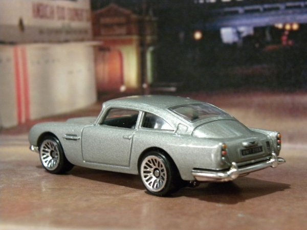 即決☆☆ルース　アストン　マーチン DB5 ASTON MARTIN 　ワイルドスピード 007 ホットウィール Hot Wheels_画像6