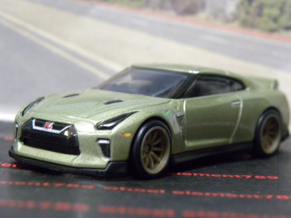 即決☆☆NISSAN GT-R (R35) ニッサン GT-R R35 ホットウィール ルース プレミアムモデル メタルシャーシ_画像1