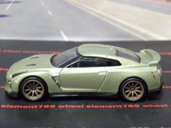 即決☆☆NISSAN GT-R (R35) ニッサン GT-R R35 ホットウィール ルース プレミアムモデル メタルシャーシ_画像2