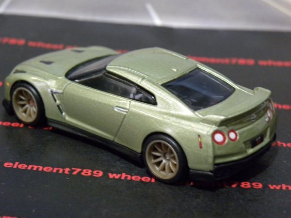 即決☆☆NISSAN GT-R (R35) ニッサン GT-R R35 ホットウィール ルース プレミアムモデル メタルシャーシ_画像3