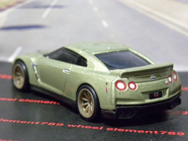 即決☆☆NISSAN GT-R (R35) ニッサン GT-R R35 ホットウィール ルース プレミアムモデル メタルシャーシ_画像4