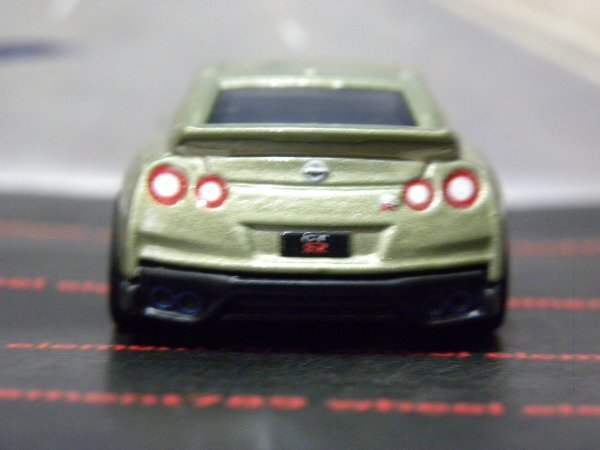 即決☆☆NISSAN GT-R (R35) ニッサン GT-R R35 ホットウィール ルース プレミアムモデル メタルシャーシ_画像5