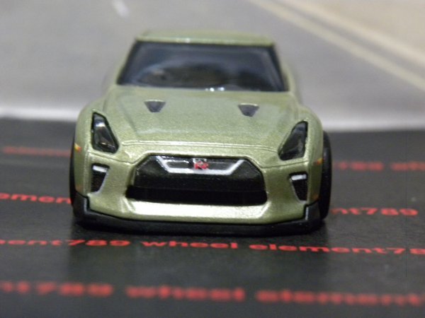 即決☆☆NISSAN GT-R (R35) ニッサン GT-R R35 ホットウィール ルース プレミアムモデル メタルシャーシ_画像9