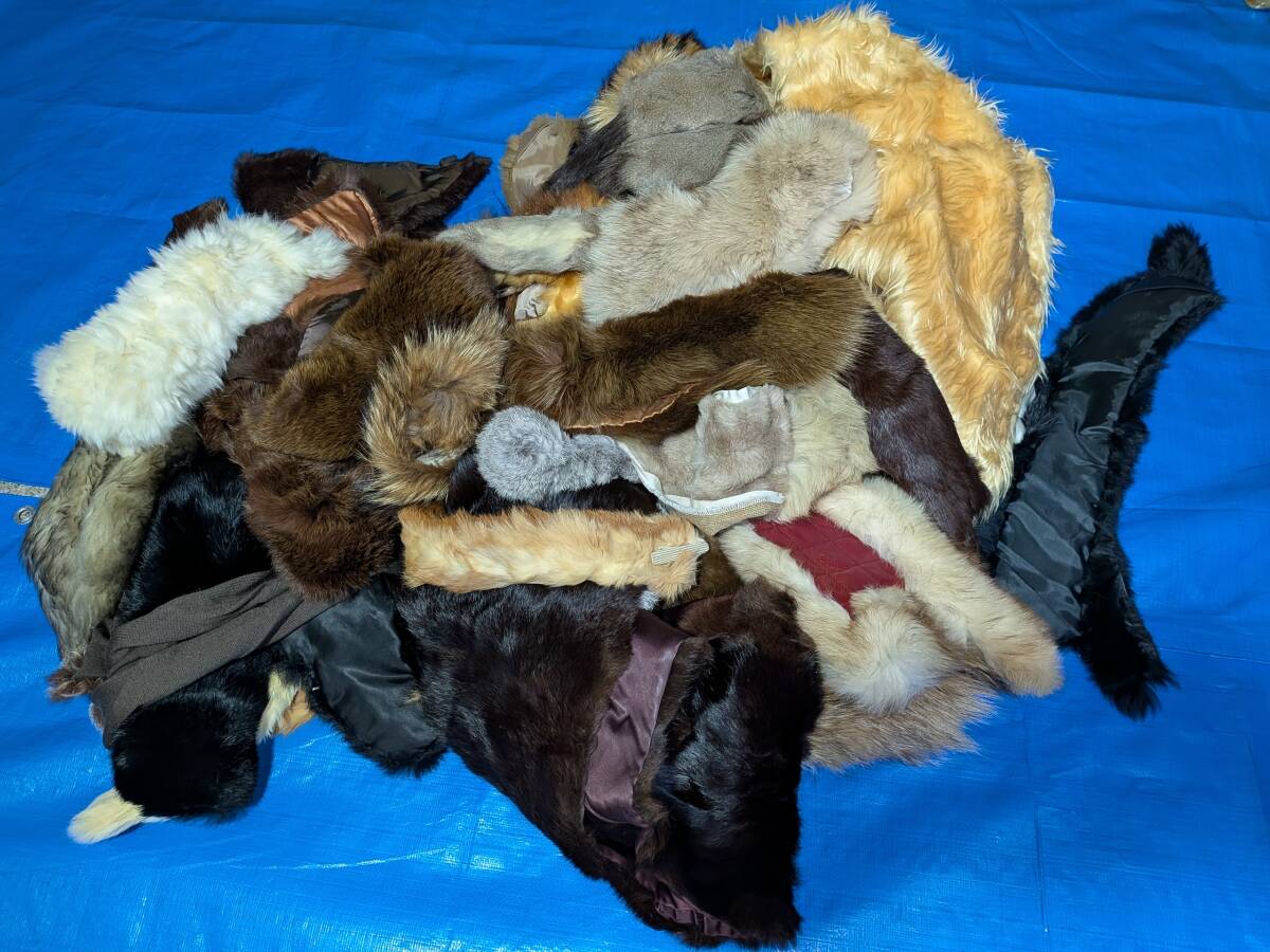 【No-29】■1円~売り切り■毛皮の卸売り■フリマ出品■リアルファー■マフラー・ショール(材料用含)等小物■複数点セット_画像1