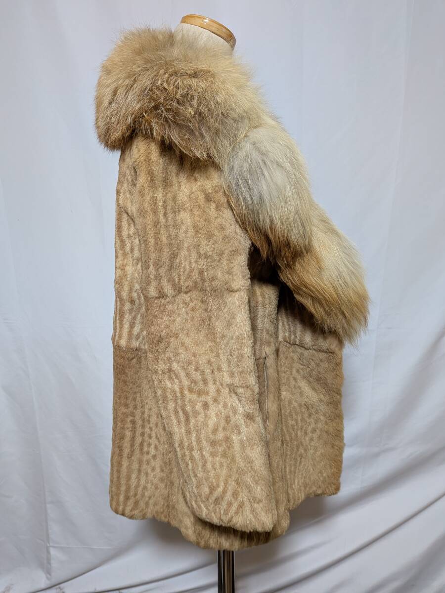 【11K-25】◆リアルファー＆ゴールデンフォックス襟◆ハーフ丈◆高級毛皮コート_画像3