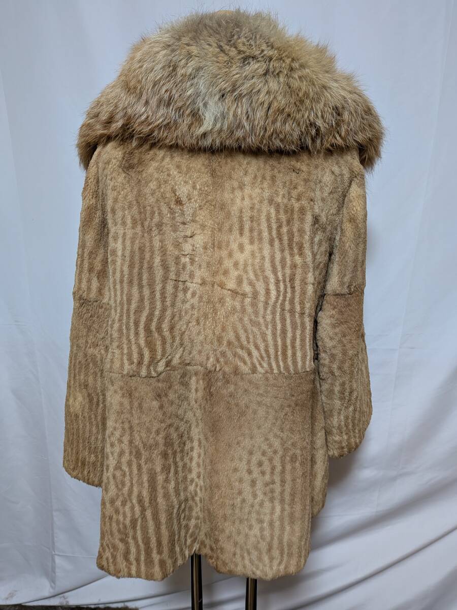 【11K-25】◆リアルファー＆ゴールデンフォックス襟◆ハーフ丈◆高級毛皮コート_画像4