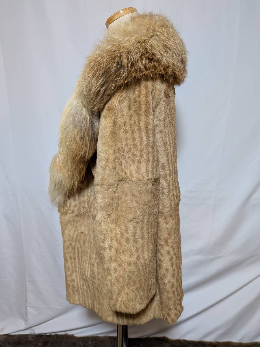 【11K-25】◆リアルファー＆ゴールデンフォックス襟◆ハーフ丈◆高級毛皮コート_画像5