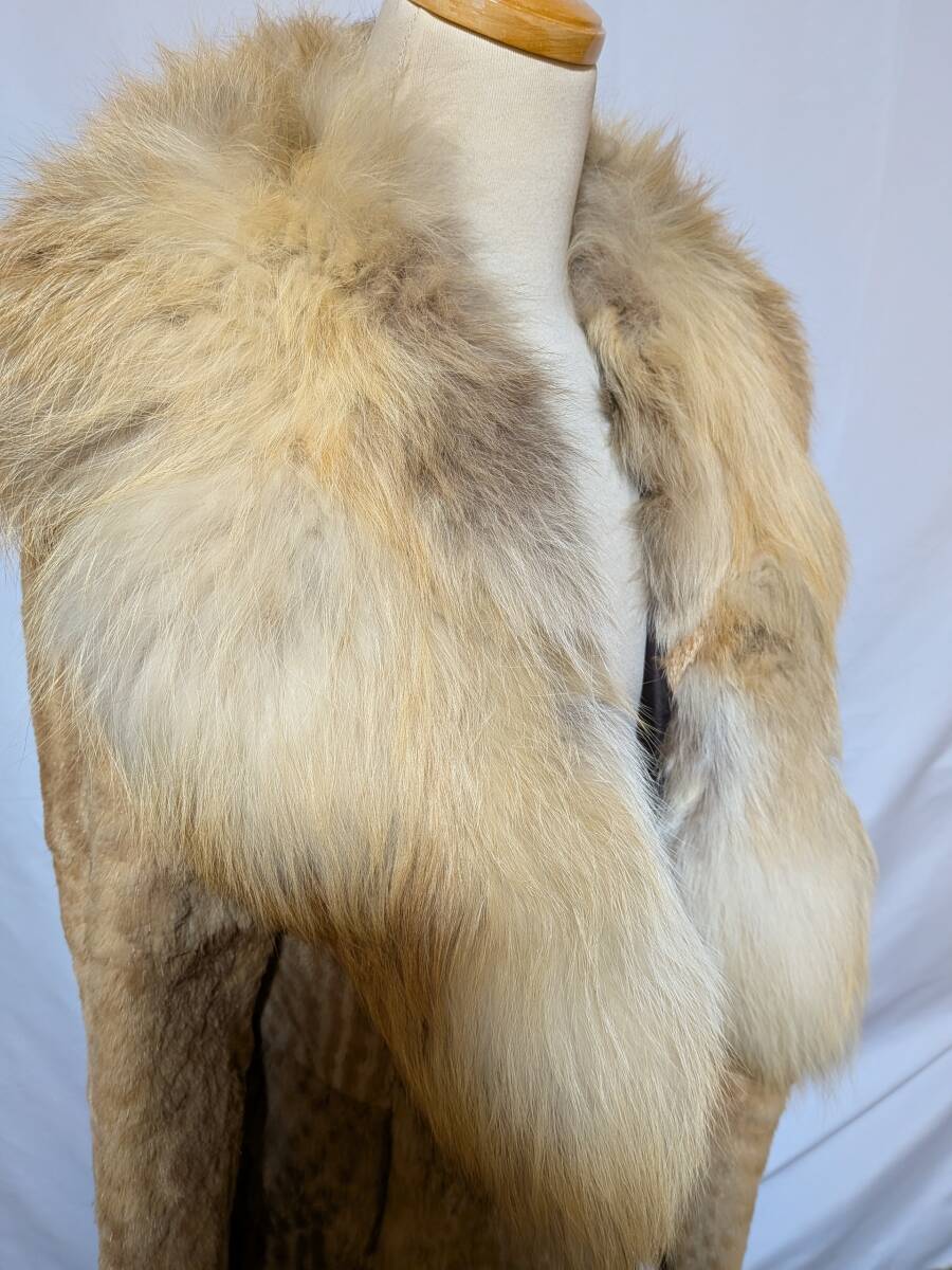 【11K-25】◆リアルファー＆ゴールデンフォックス襟◆ハーフ丈◆高級毛皮コート_画像6