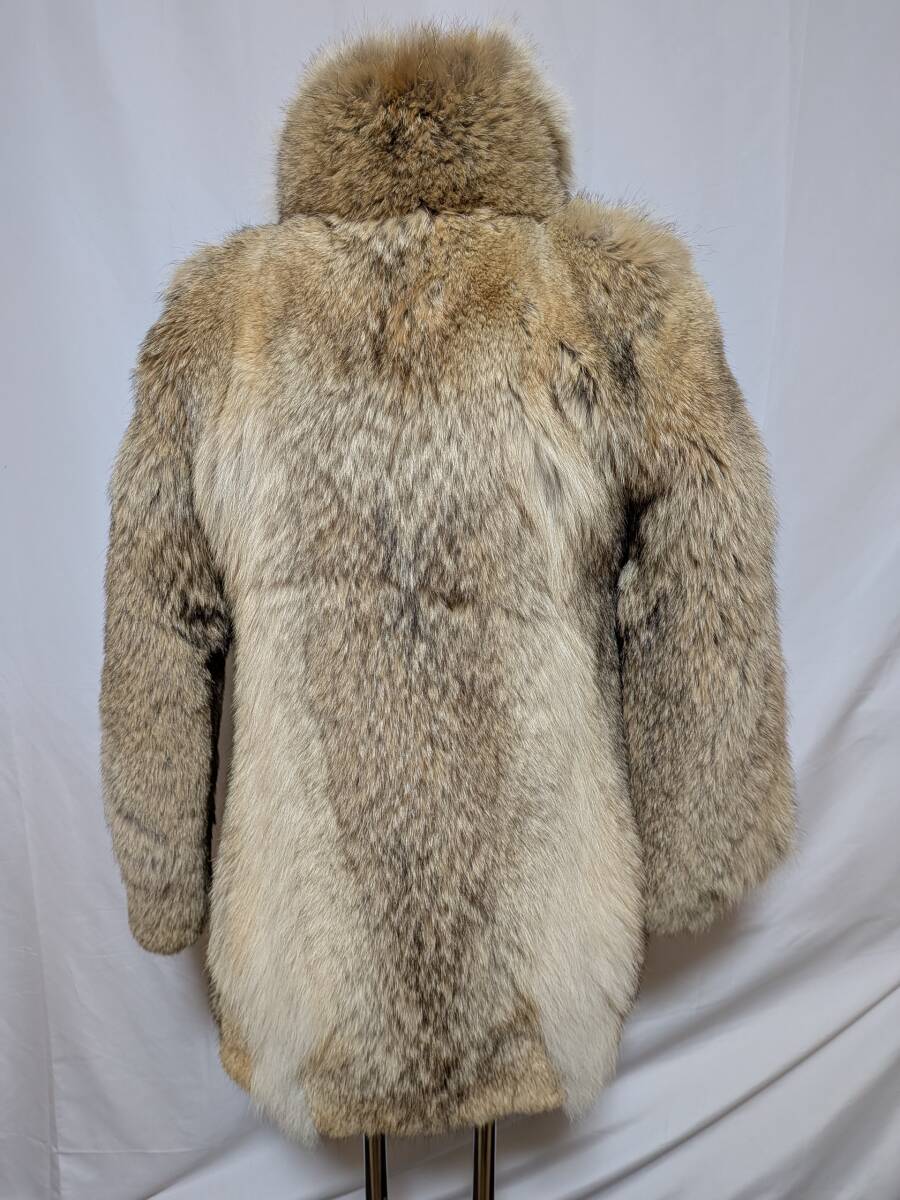 【11K-11】◆コヨーテ◆ハーフ丈◆高級毛皮コート_画像4