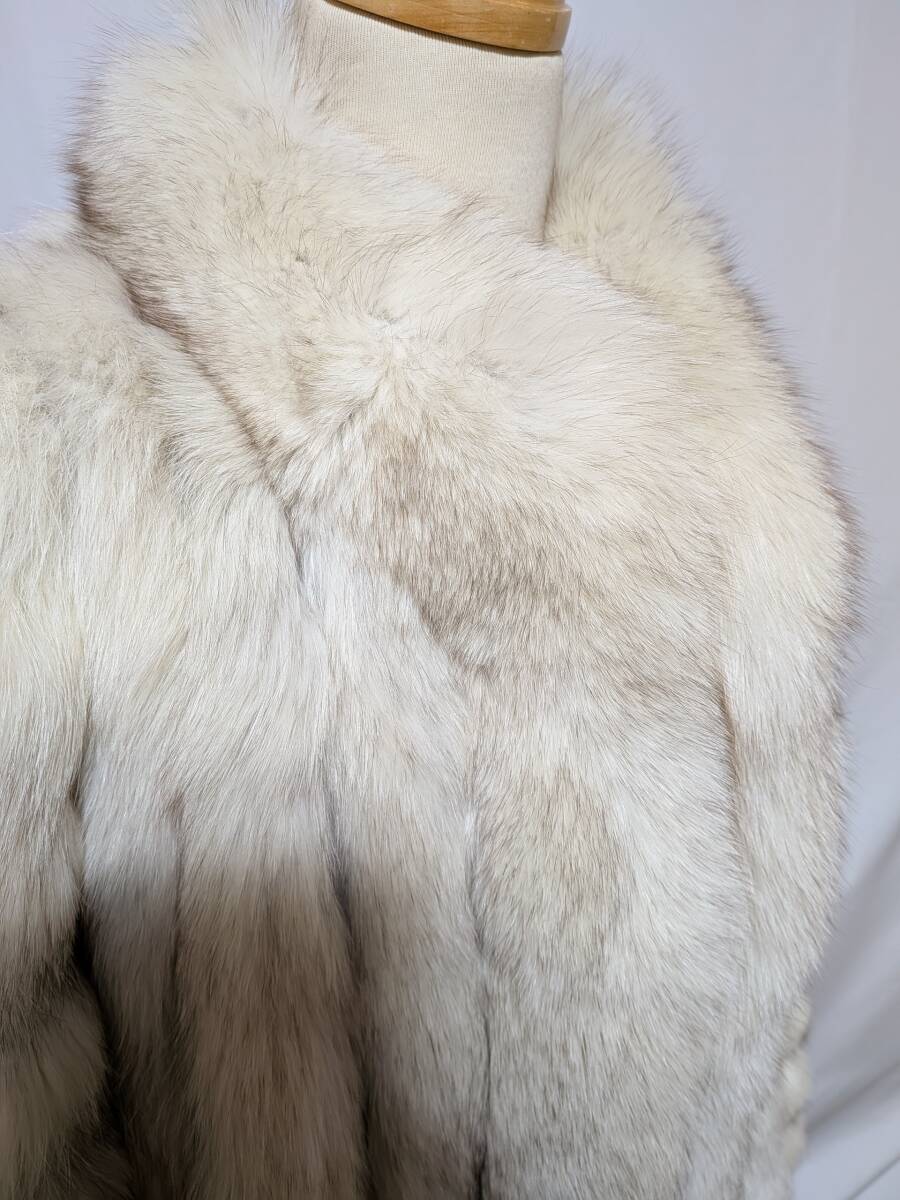 【11K-75】ボリューム袖！ブルーフォックス リアルファーコート★段々デザイン_画像6