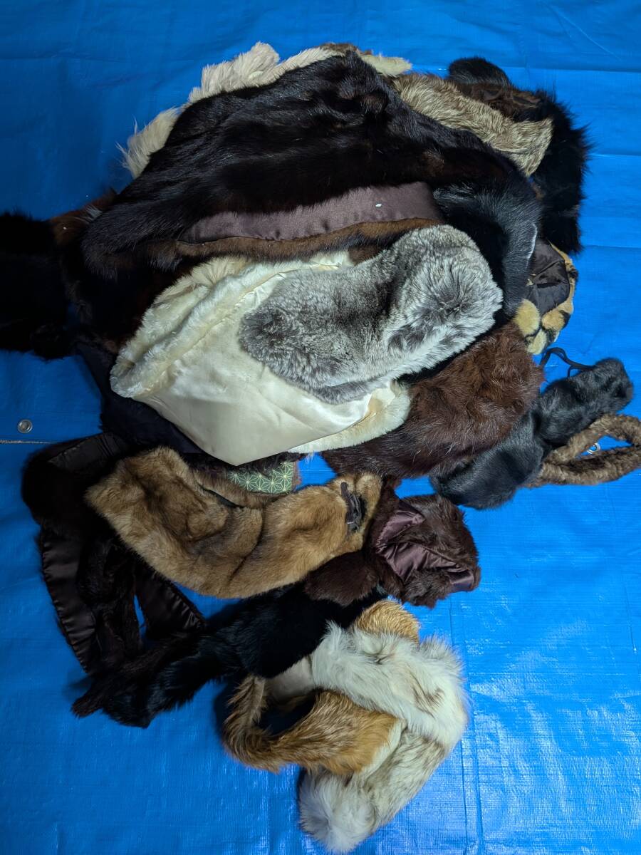 【No-27】■1円~売り切り■毛皮の卸売り■フリマ出品■リアルファー■マフラー・ショール(材料用含)等小物■複数点セット_画像1