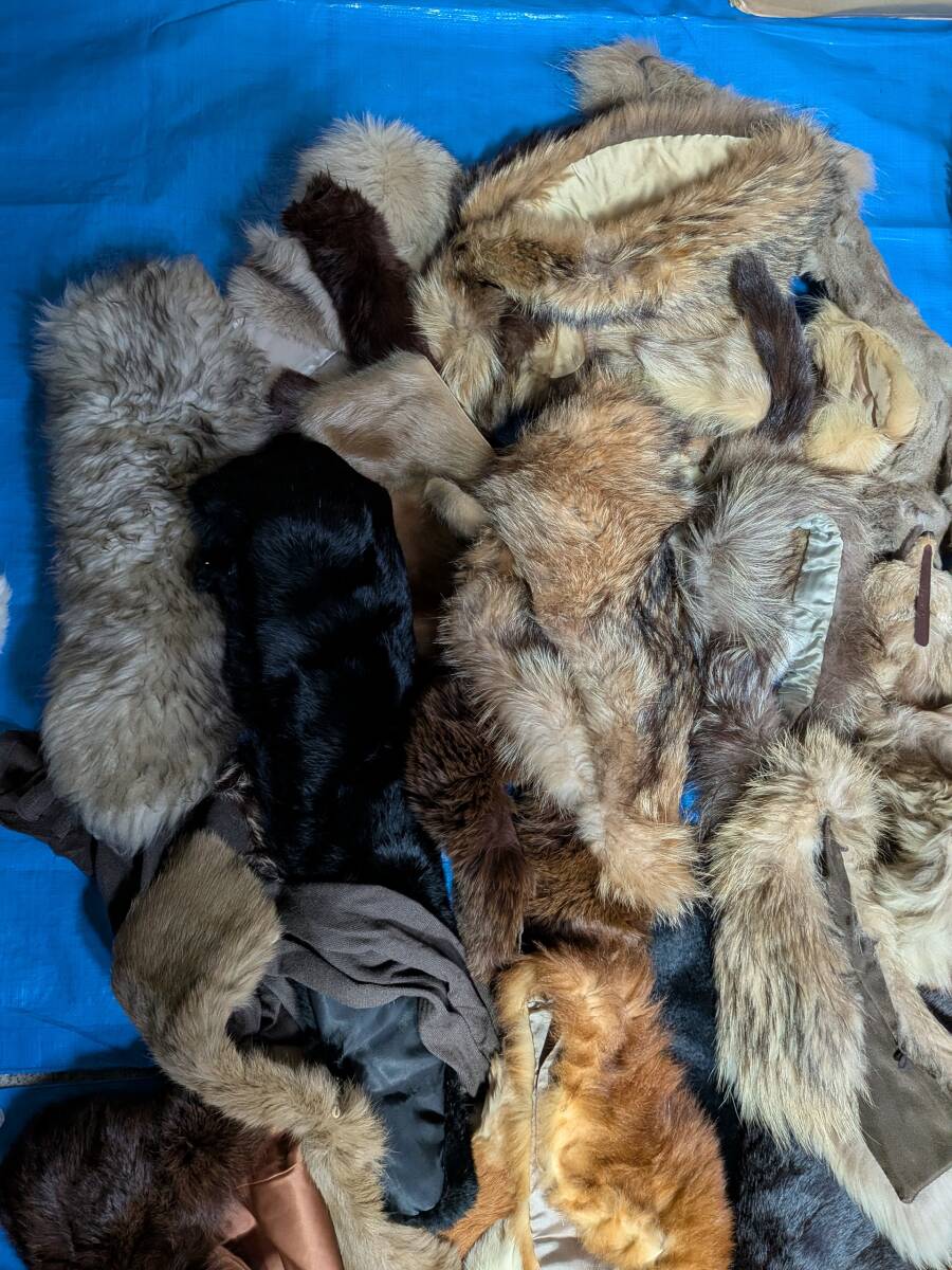 【No-29】■1円~売り切り■毛皮の卸売り■フリマ出品■リアルファー■マフラー・ショール(材料用含)等小物■複数点セット_画像2