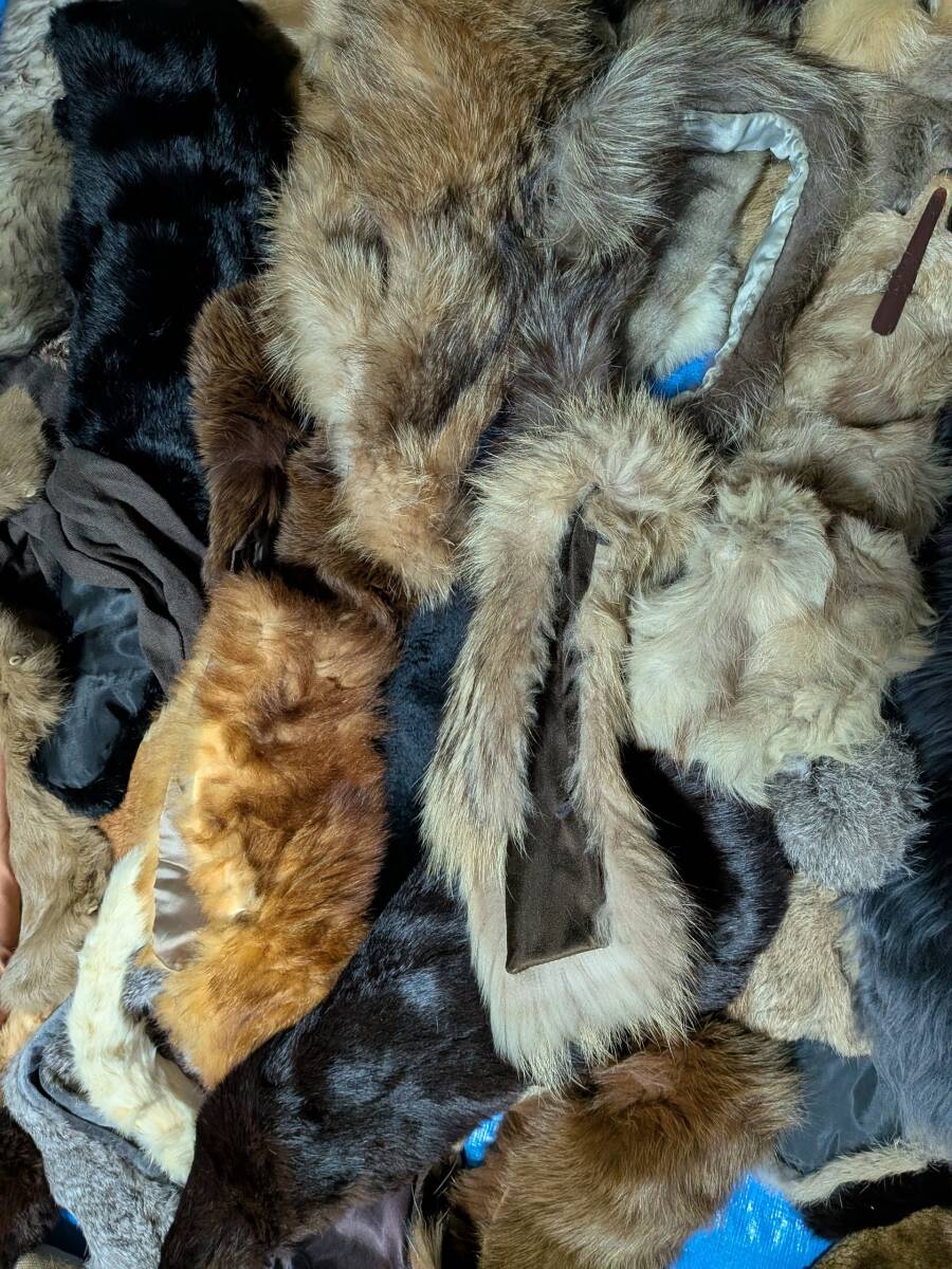 【No-29】■1円~売り切り■毛皮の卸売り■フリマ出品■リアルファー■マフラー・ショール(材料用含)等小物■複数点セット_画像9