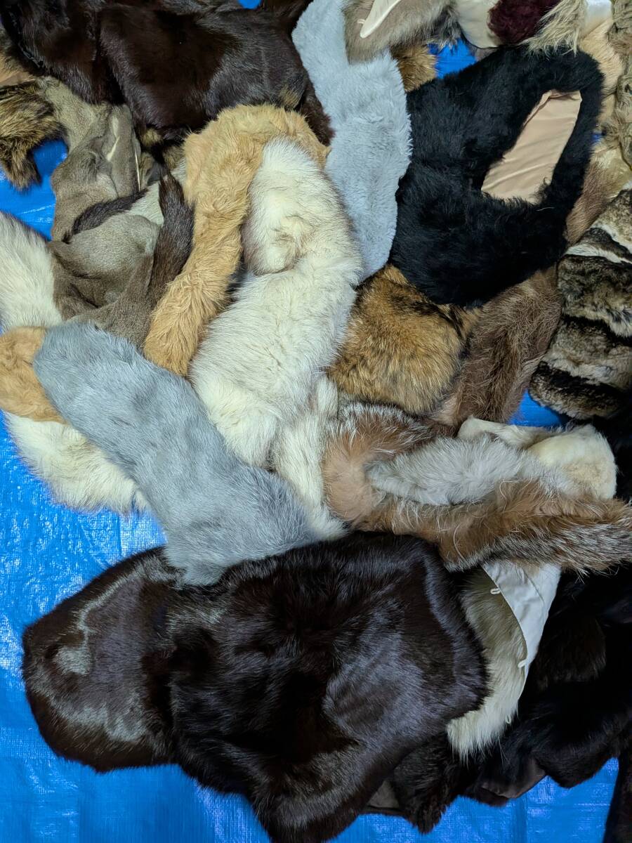 【No-31】■1円~売り切り■毛皮の卸売り■フリマ出品■リアルファー■マフラー・ショール(材料用含)等小物■複数点セット_画像4