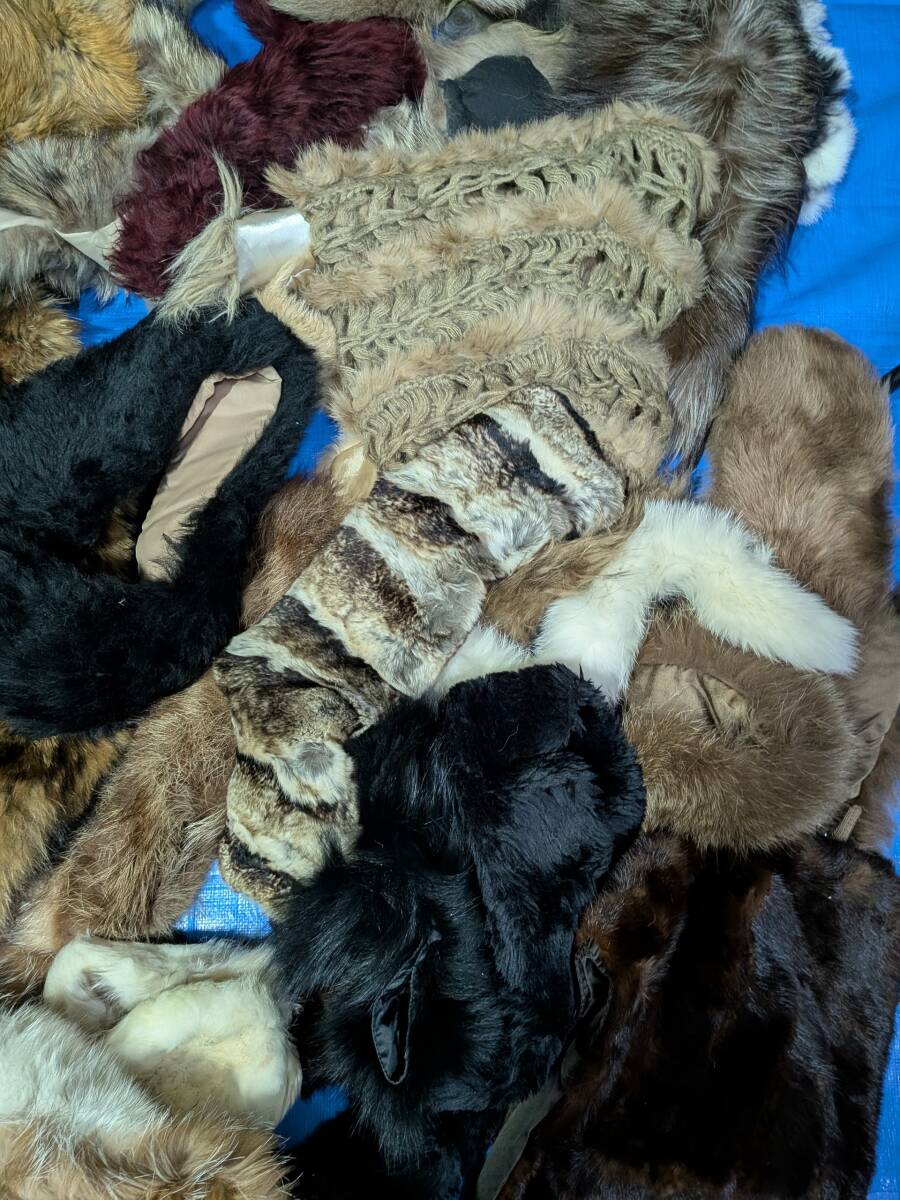 【No-31】■1円~売り切り■毛皮の卸売り■フリマ出品■リアルファー■マフラー・ショール(材料用含)等小物■複数点セット_画像6